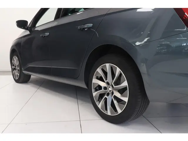 Škoda Fabia Combi 1.0 TSI Business Edition 2021 Benzine 19