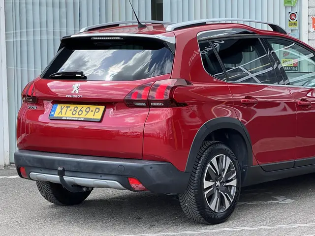 Peugeot 2008 1.2 PureTech Allure 2019 Benzine 31