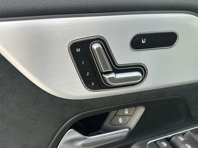 Mercedes-Benz EQA 250+ AMG Line 71 kWh 2023 Elektrisch 14