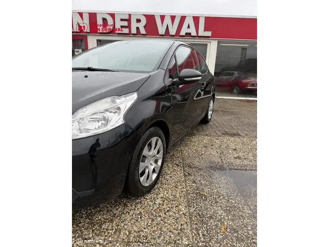 Peugeot 208 1.0 VTi Access / 3dr / zwart / airco! 2014 Benzine 8