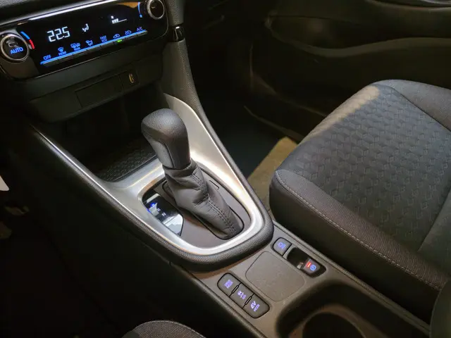 Toyota Yaris 1.5 Hybrid Dynamic 2022 Hybride Benzine 18