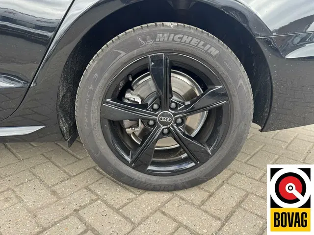 Audi A4 Avant 40 TFSI S edition 2024 Benzine 31