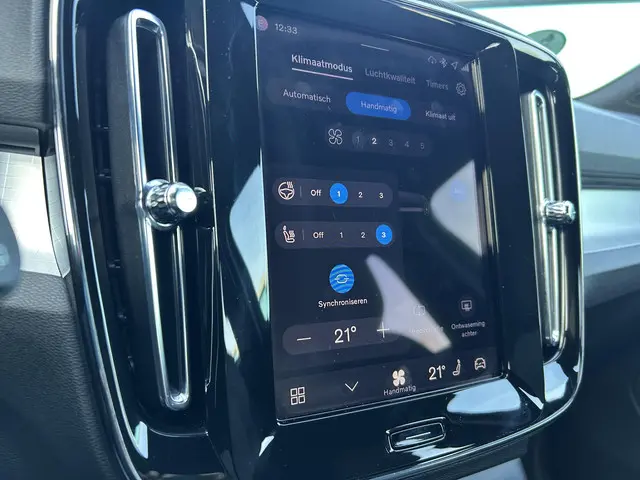 Volvo XC40 2.0 B4 Plus Dark 2025 Benzine 24