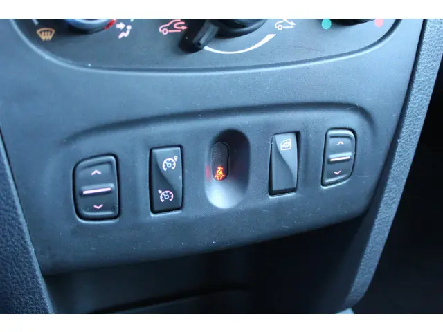 Dacia Logan MCV 0.9 TCe SL Royaal 2018 Benzine 25