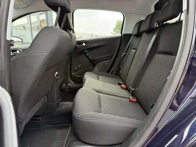 Peugeot 208 1.2 PureTech Blue Lion 2018 Benzine 9