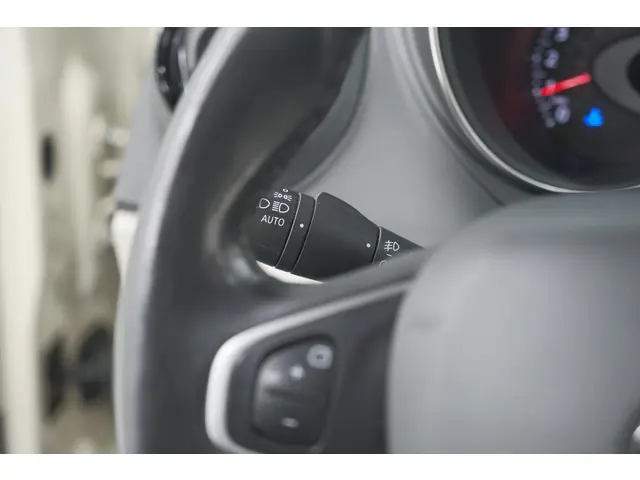 Renault Captur TCe 120 EDC Initiale Paris 2017 Benzine 39