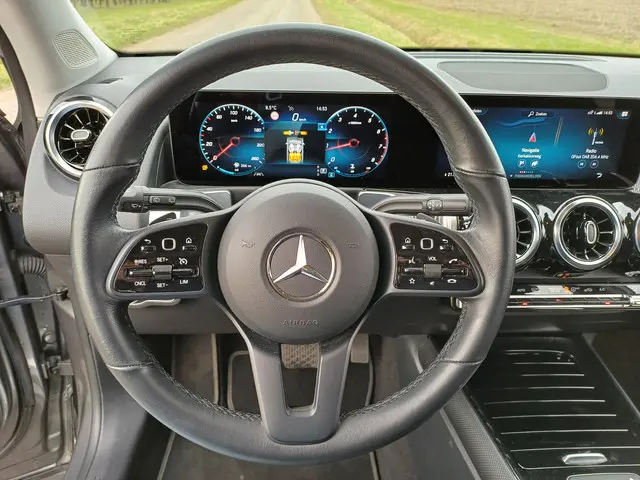 Mercedes-Benz GLB 200 Premium Plus 2022 Benzine 26