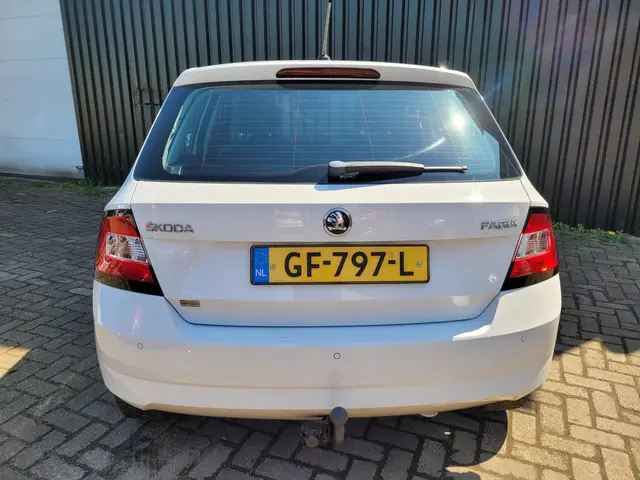 Škoda Fabia 1.0 First Edition Ambition 2015 Benzine 4