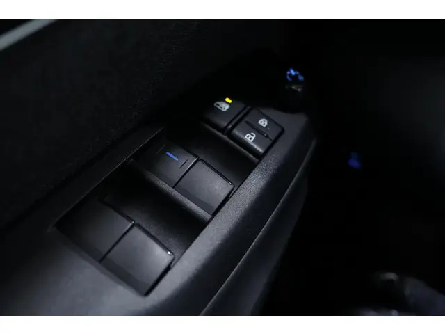 Toyota Yaris 1.5 Hybrid Dynamic 2021 Hybride Benzine 23