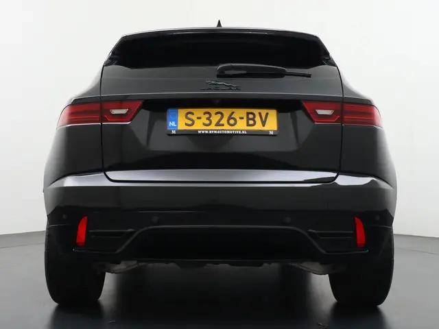 Jaguar E-PACE 1.5 P300e AWD R-Dynamic 2023 Hybride Benzine 6