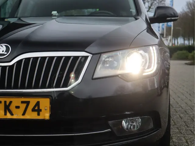 Škoda Superb 1.4 TSI Ambition 2014 Benzine 30