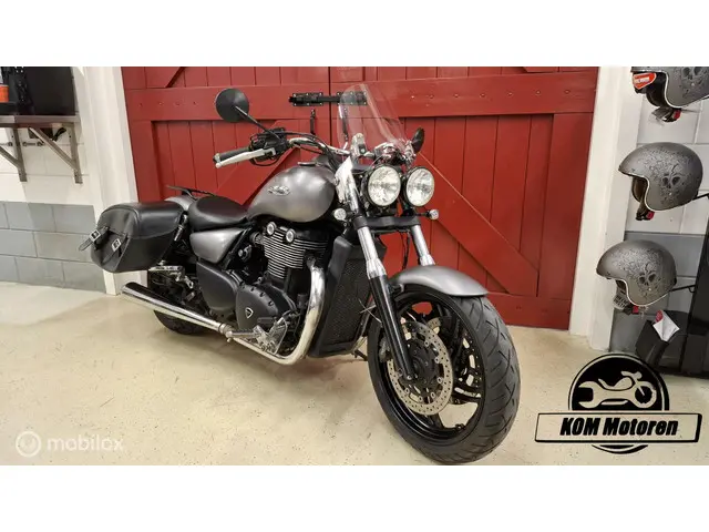 Triumph THUNDERBIRD Storm ABS 2014 Benzine 3