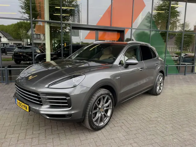 Porsche Cayenne 3.0 E-Hybrid 2021 Hybride Benzine 50