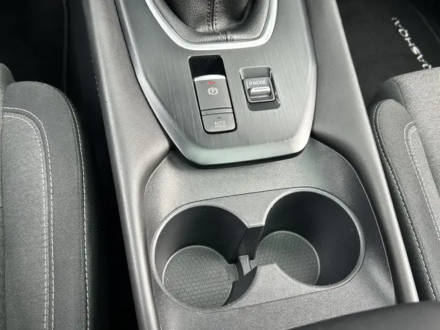 Nissan QASHQAI 1.3 MHEV N-Connecta 2023 Benzine 26