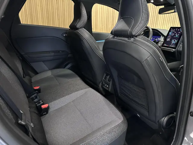 Renault Captur 1.3 TCe 158pk Techno 2025 Benzine 29