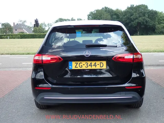 Mercedes-Benz B-Klasse 180D 2019 Diesel 32