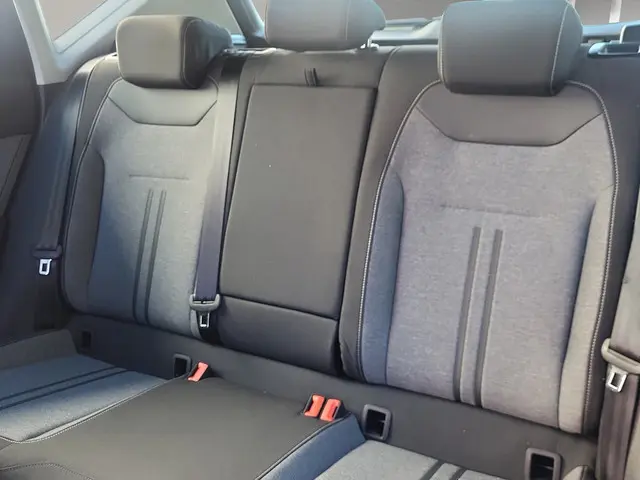 SEAT Ateca 1.5 TSI Style Business Intense 2021 Benzine 18