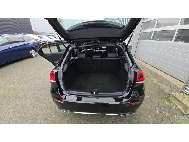 Mercedes-Benz A-Klasse 200 Luxury Line 2022 Benzine 37