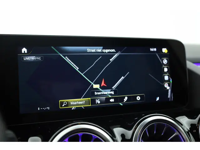Mercedes-Benz GLA 250 e AMG Line 2022 Hybride Benzine 17