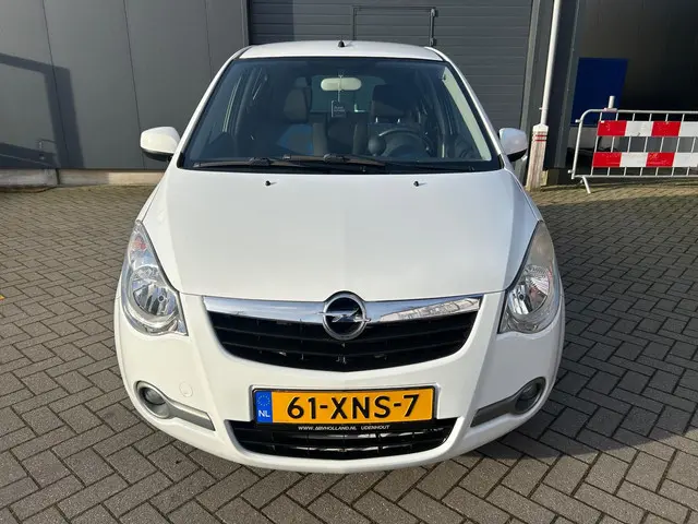 Opel Agila 1.2 Edition 2012 Benzine 2