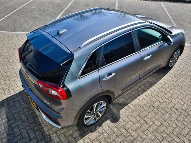 Kia Niro 1.6 GDi Hybrid SportsLine 2016 Hybride Benzine 4