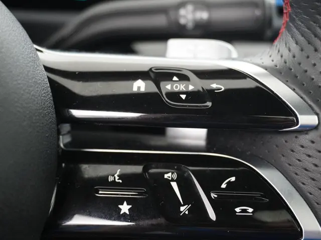 Mercedes-Benz A-Klasse 200 AMG Line 2023 Benzine 29