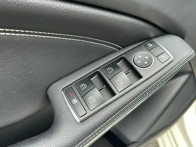 Mercedes-Benz A-Klasse 160 Automaat 2018 Benzine 10