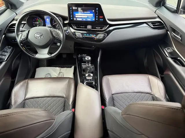 Toyota C-HR 1.2 Executive, Navigatie, Leer, 2016 Benzine 8