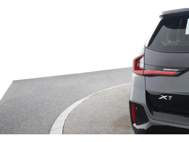 BMW X1 xDrive23i 2026 Benzine 37