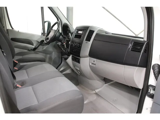 Volkswagen Crafter 46 2.0 TDI BE TREKKER 2015 Diesel 10