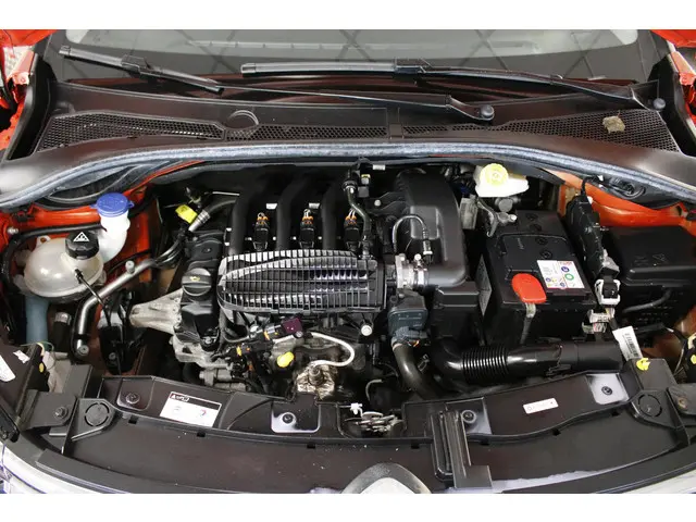 Citroën C3 1.2 PureTech Shine 2017 Benzine 33