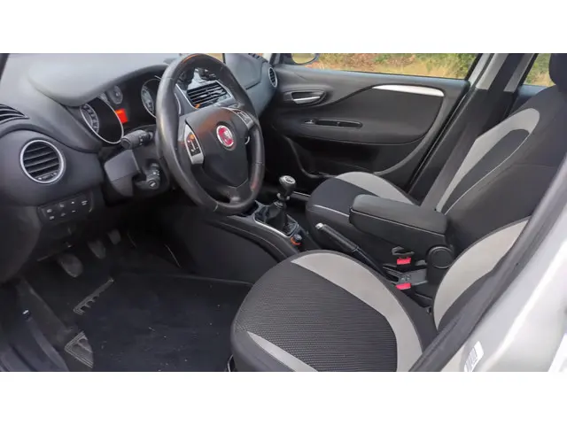 Fiat Punto Evo 0.9 TwinAir Clima / Nieuwe apk 2013 Benzine 9
