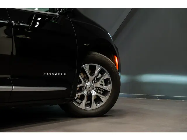 Chrysler Pacifica 3.6 V6 Hybrid 2023 Benzine 12