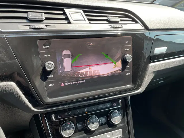 Volkswagen Touran 1.5 TSI Highline 2019 Benzine 30
