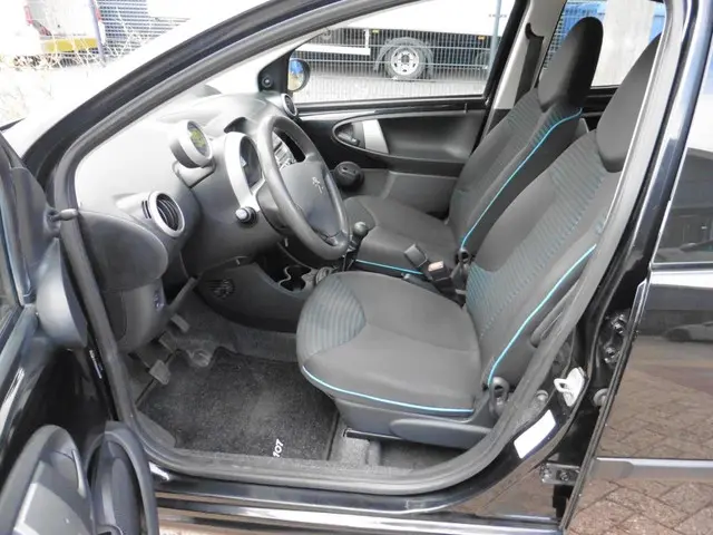 Peugeot 107 1.0 Active AIRCO 2012 Benzine 7