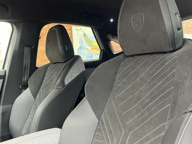 Peugeot 3008 Hybrid 136 GT 2024 Hybride Benzine 7