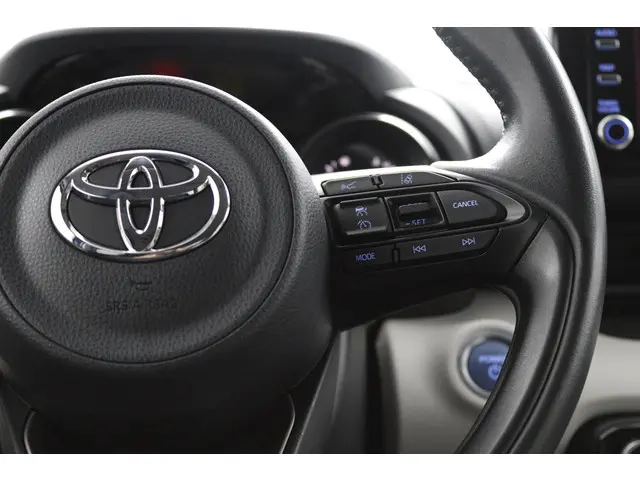 Toyota Yaris 1.5 Hybrid Executive 2020 Hybride Benzine 21