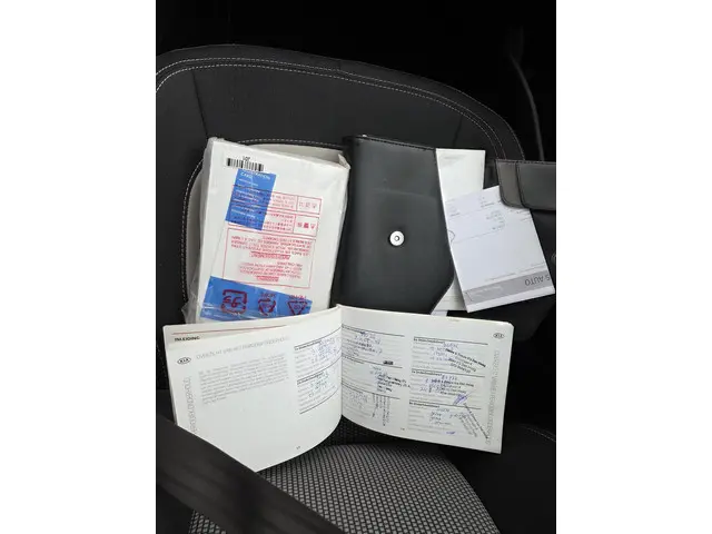 Kia cee'd Sportswagon 1.6 GDI Plus Pack 2013 Benzine 18