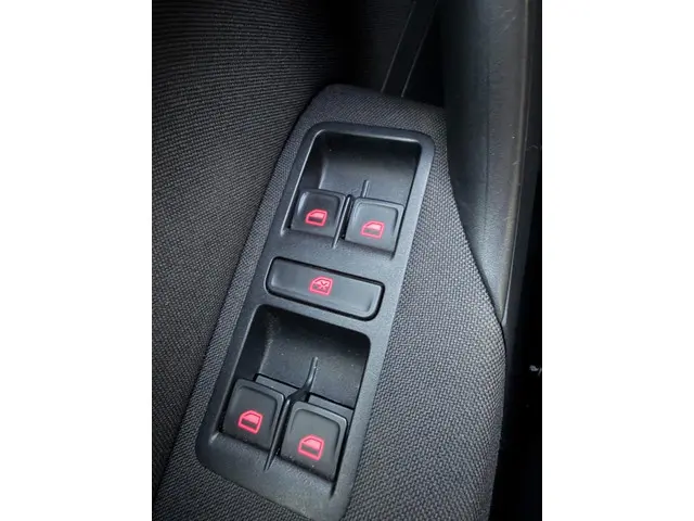 Volkswagen Polo - 1.2 TSI Comfortline - 2015 2015 Benzine 15