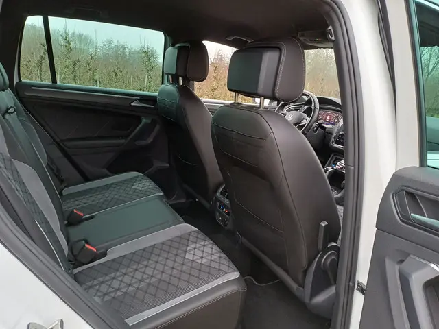 Volkswagen Tiguan 1.5 TSI R-Line Business+ 2023 Benzine 39