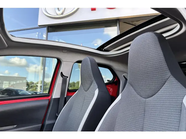 Toyota Aygo 1.0 VVT-i x-joy cabrio 2021 Benzine 10