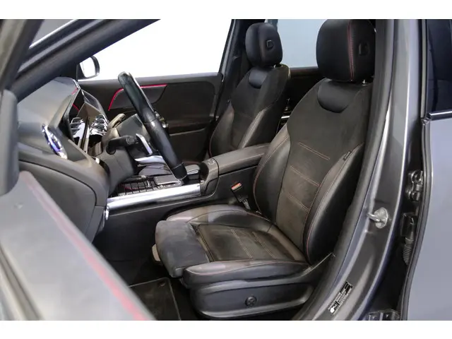 Mercedes-Benz GLA 250 e AMG Line 2021 Hybride Benzine 26