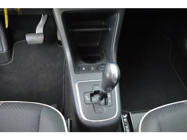 SEAT Mii 1.0 Sport Connect automaat 2015 Benzine 12