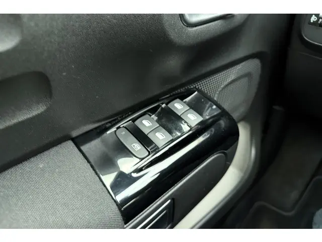 Citroën C3 1.2 PureTech C-Series 2021 Benzine 16