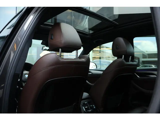 BMW X3 xDrive20i High Executive 2018 Benzine 37