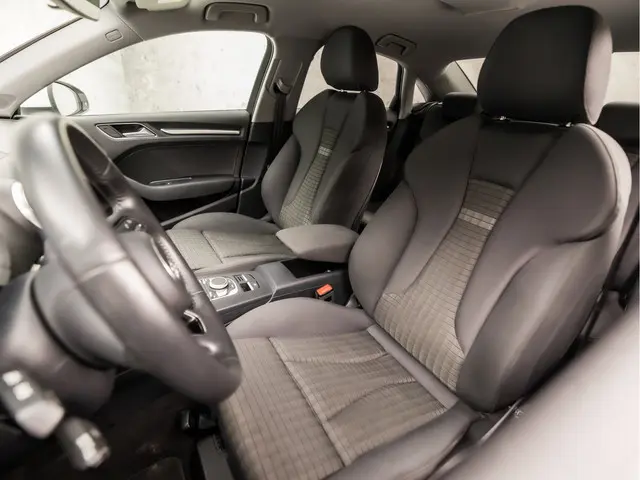 Audi A3 Limousine 35 TFSI S-Line Sport 2019 Benzine 15