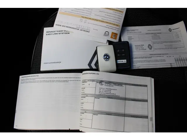 Renault Captur 1.3 mild hybrid 160 techno 2023 Benzine 30