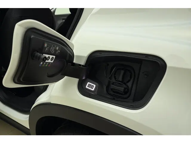 Jeep Avenger Summit 54 kWh 2024 Elektrisch 26