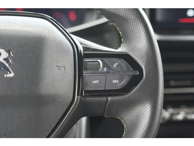 Peugeot 2008 PureTech 130 GT Pack 2022 Benzine 33