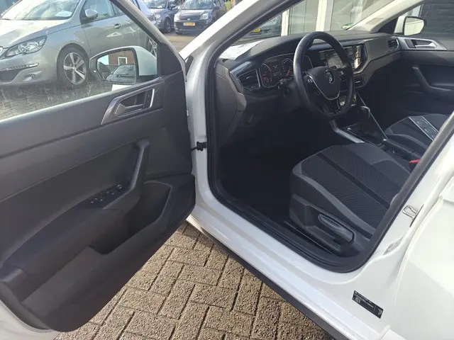 Volkswagen Polo 1.5 TSI DSG Highl.BnsR 2020 Benzine 9